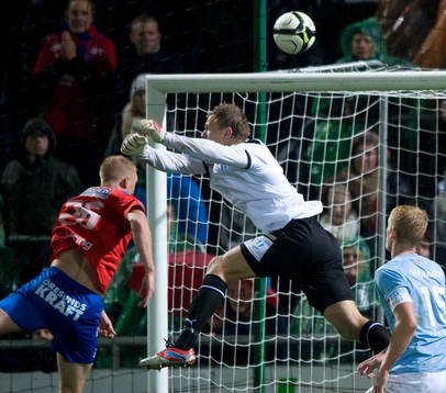 Peter Larsson, Helsingborg nickar precis utanför Johan