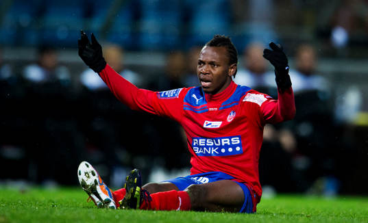 en uppgiven May Mahlangu, Helsingborg