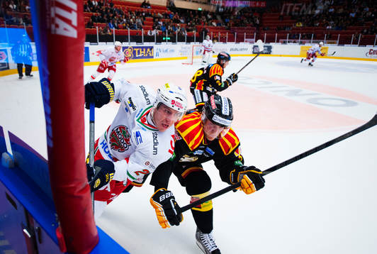 Alexander Steen, Modo, blir tacklad av Jonas Nordquist,