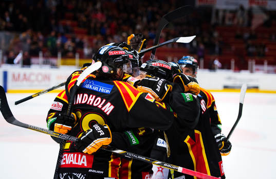 Brynäs-spelarna jublar
