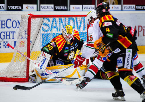 Marcel Müller, Modo, oroar framför Robin Rahm, målvakt,