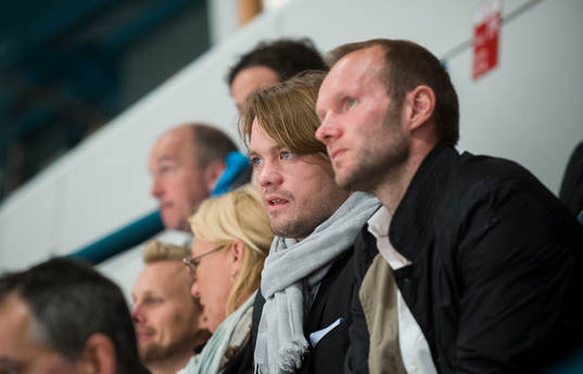 Douglas Murray och Nils Ekman tillsammans på läktaren