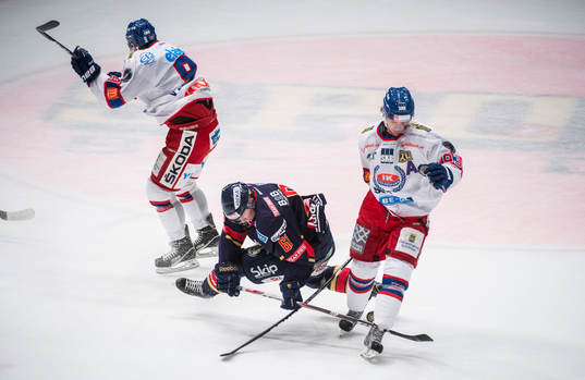 Markus Ljung, Djurgården tacklas fult av John Vigilante,