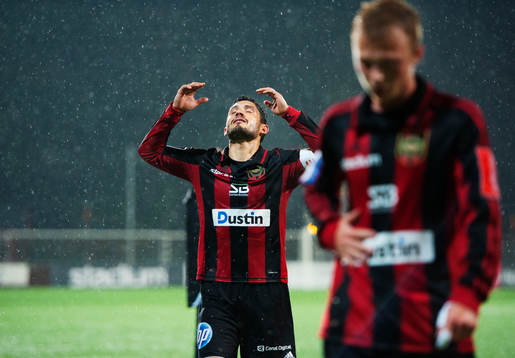 Pablo Pinones Arce, Brommapojkarna, deppar när han lämnar