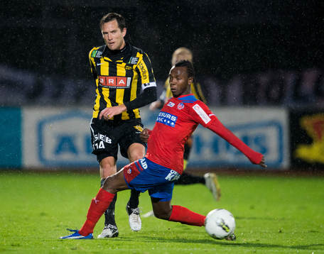 Martin Ericsson, Häcken. May Mahlangu, Helsingborg