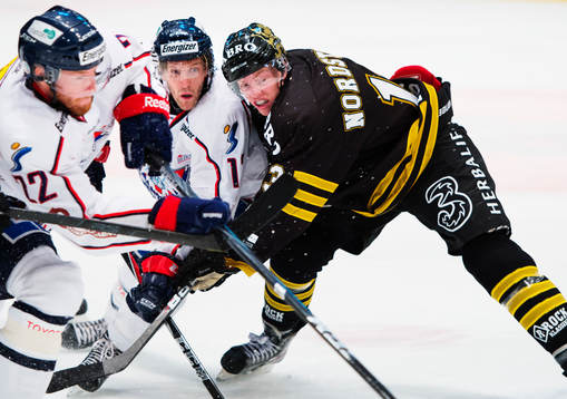 Sebastian Karlsson, Linköping, och Joakim Nordström, AIK,