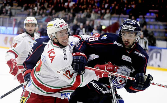 12 i modo Dave Spina och 48 Daniel Rahimi i Linköping