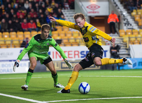 Oscar Hiljemark, Elfsborg, i friläge med Tomer Chencinski,