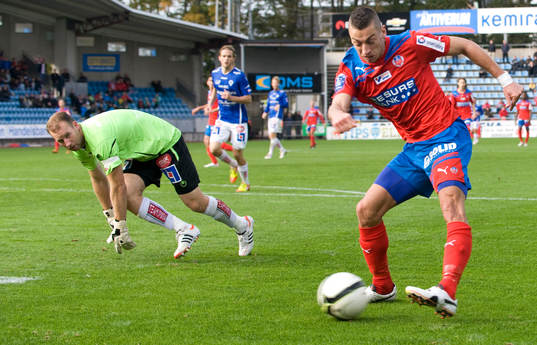 3-0 Nikola Djurdjic, Helsingborg, som rundar Henrik