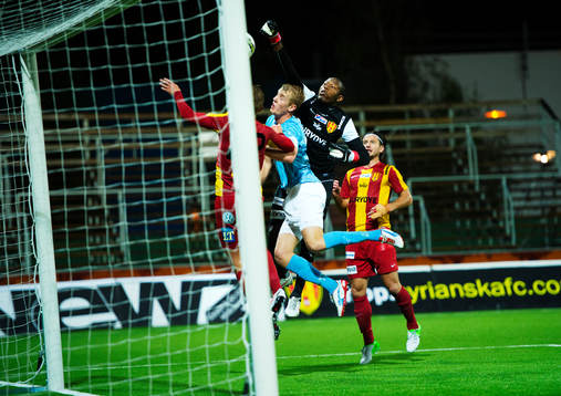 Filip Helander, Malmö FF, oroar Alexander Michel och