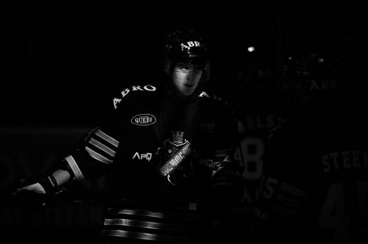 Josh MacNevin, AIK, innan matchstart