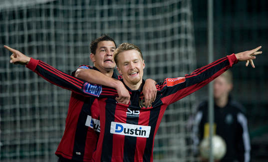 0-3, Jacob Une Larsson, Brommapojkarna, som grattas av
