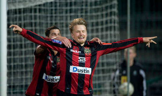 0-3, Jacob Une Larsson, Brommapojkarna, som grattas av