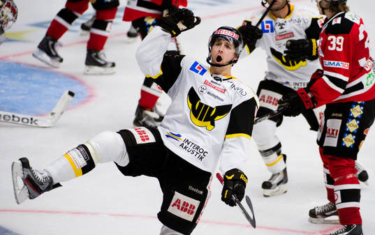 Patrik Berglund, Västerås jublar vid 0-3