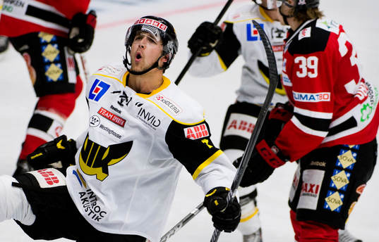 Patrik Berglund, Västerås jublar vid 0-3