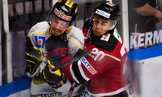 Henrik Hetta, Malmö Redhawks, tacklar en spelare i