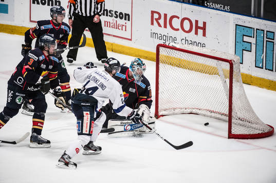 Henrik Björklund, Karlskoga skjuter in 1-2