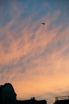 Helikopter, polishelikopter över Helsingborg, himmel