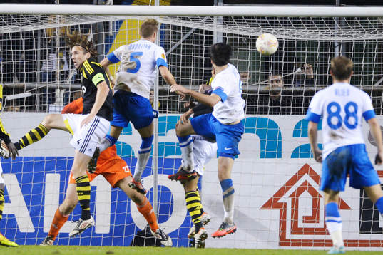 Vitaly Mandziuk, Dnipro, gör 2-2
