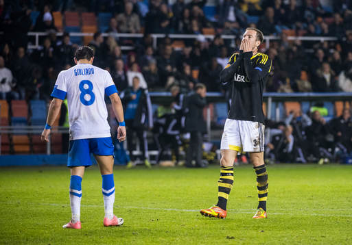 Per Kalrsson, AIK missar en målchans i slutminuterna