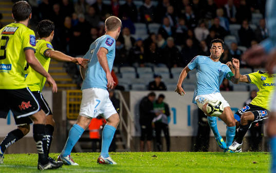 Jiloan Hamad, Malmö FF vickar in 1-0