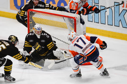 Niklas Lundström, målvakt, AIK och Alexander Johansson,