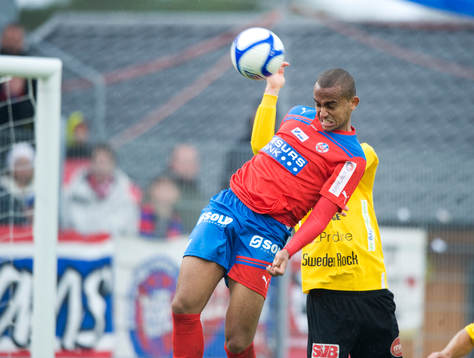 Walid Atta, Helsingborg, nickar vid HIF-hörna
