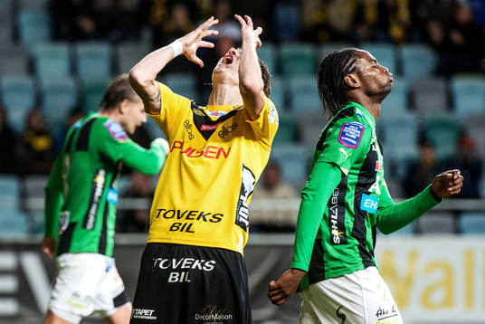 Lasse Nilsson, Elfsborg, skriker ut sin ilska