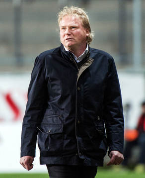 Jörgen Lennartsson, tränare Elfsborg, tittar upp mot