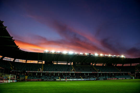 Gamla Ullevi med en vacker kvällshimmel