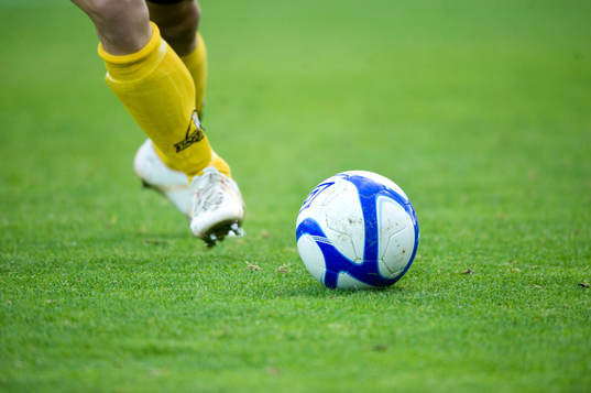 Fot, fötter, boll, fotboll, fotbollskängor, teknik,