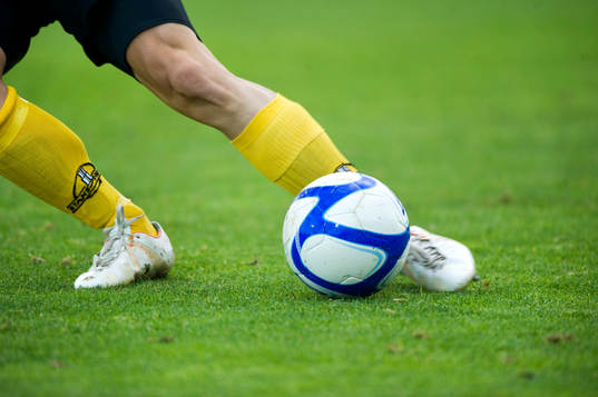 Fot, fötter, boll, fotboll, fotbollskängor, teknik,