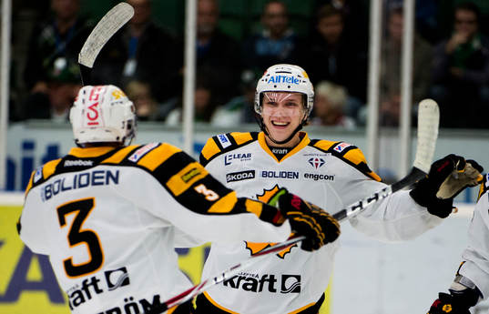 Niclas Burström, Petter Emanuelsson, Skellefteå jublar