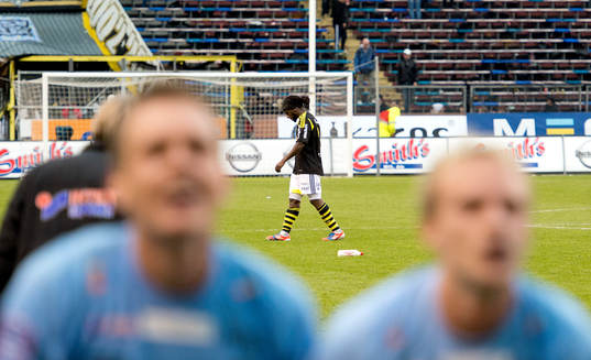Geflespelarna jublar och Martin Mutumba, AIK deppar