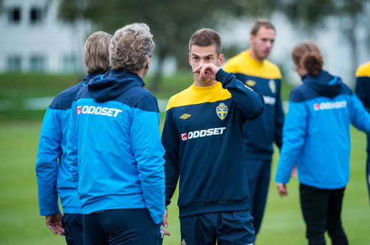 Alexander Kacaniklic pratar med Erik Hamrén