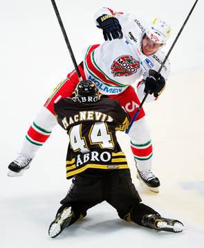 Josh MacNevin, AIK