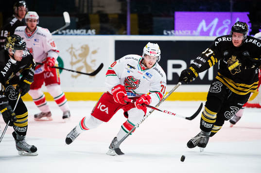Mario Kempe, Modo, tar sig förbi Björn Melin och Stefan