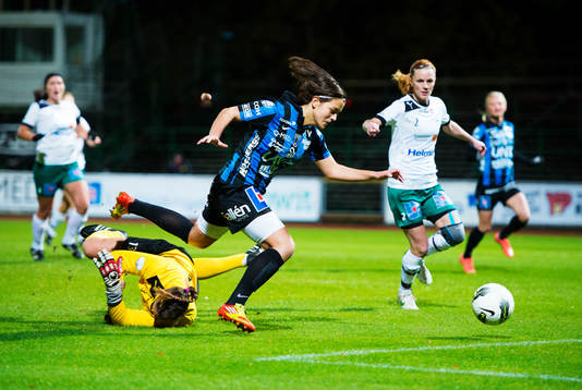 Marija Banusic, Sirius, stoppas av Katlynn Fraine,