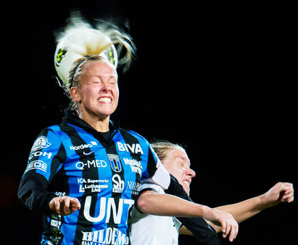 Mikaela Björklund, Sirius, i en nickduell med Frida