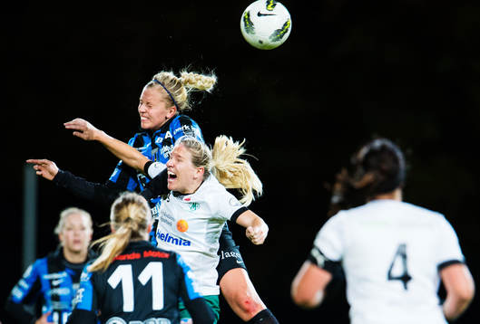 Mikaela Björklund, Sirius, i en nickduell med Frida