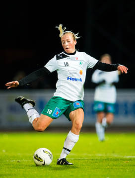 Julia Karlenäs, Mallbacken