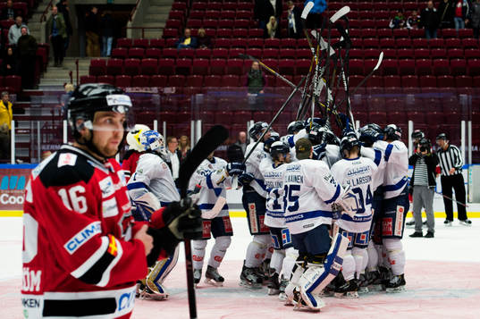 Magnus Häggström, Malmö Redhawks, deppar när Bofors