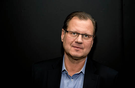 Presskonferens om fakturering av idrottsaktiebolag med