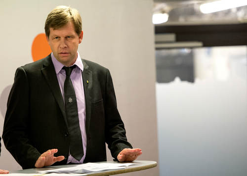 Presskonferens om fakturering av idrottsaktiebolag med