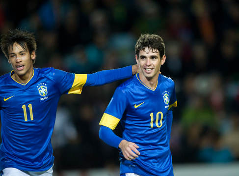 2-0, Oscar, Brasilien, som grattas av Neymar