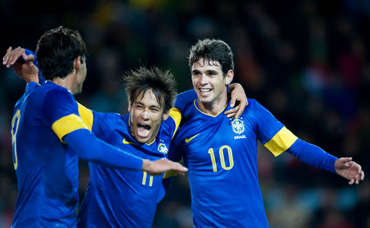 2-0, Oscar, Brasilien, som grattas av Neymar