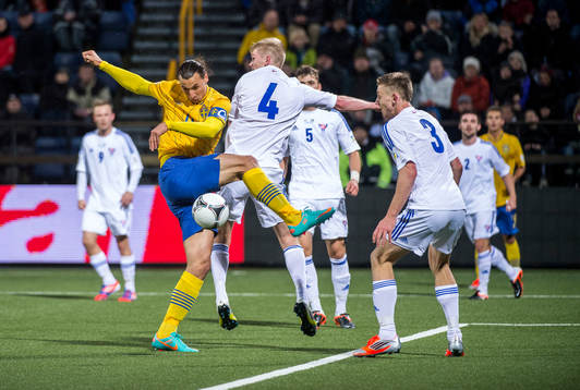 Zlatan Ibrahimovic, Sverige sparkar luft