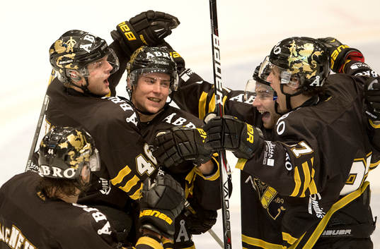 Nicklas Jensen, AIK gratuleras