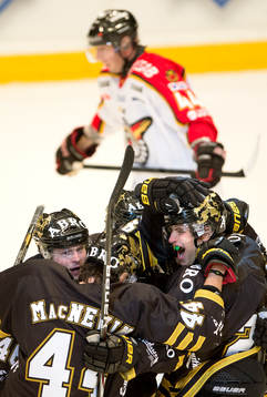 Nicklas Jensen, AIK gratuleras