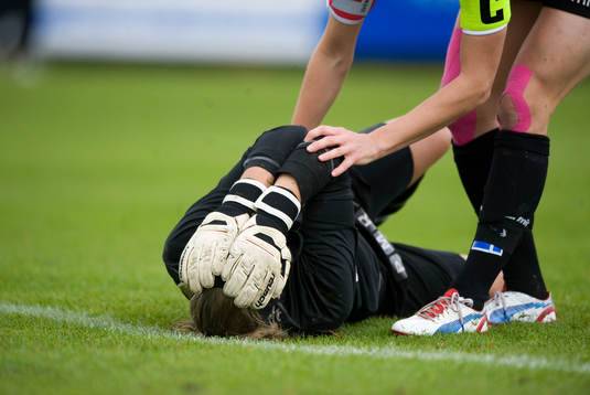 Hanna Persson, målvakt, Kristianstad fick utgå på grund